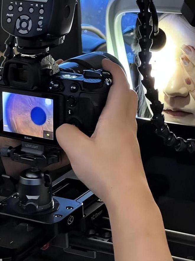 花几百块给眼珠子拍写真!新型洗脑正收割一大批焦虑的年轻人(图4)